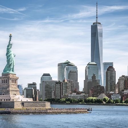 Holiday Inn Express Manhattan Midtown West By Ihg Нью-Йорк Экстерьер фото