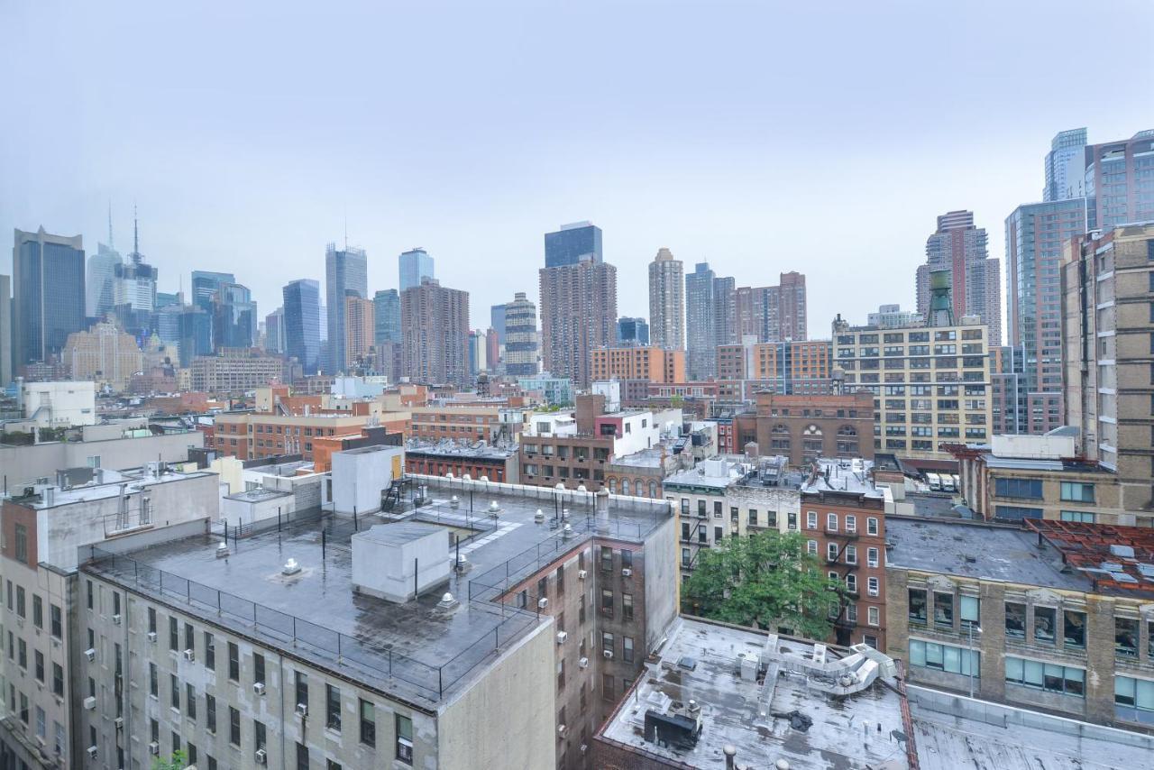 Holiday Inn Express Manhattan Midtown West By Ihg Нью-Йорк Экстерьер фото