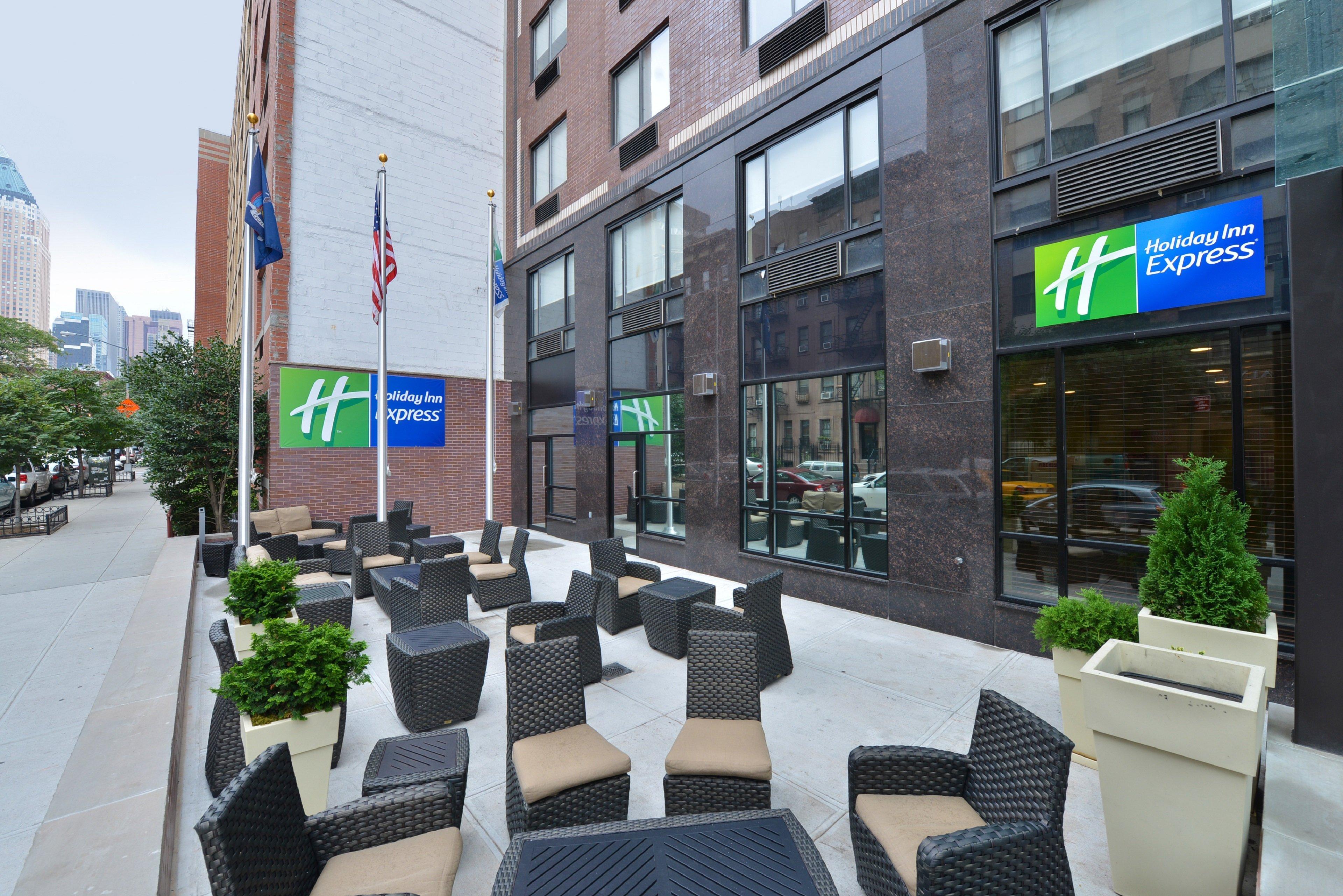 Holiday Inn Express Manhattan Midtown West By Ihg Нью-Йорк Экстерьер фото