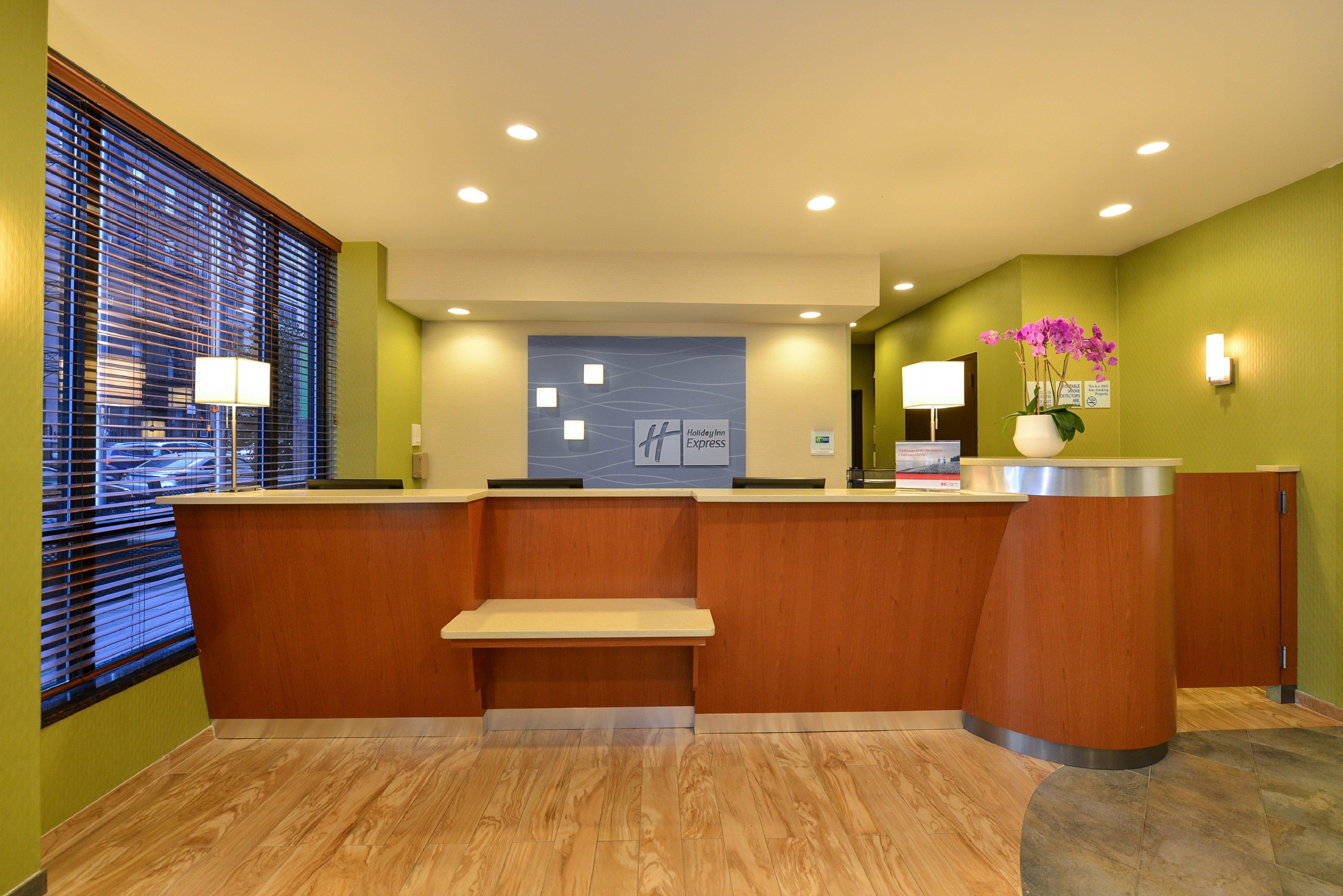 Holiday Inn Express Manhattan Midtown West By Ihg Нью-Йорк Экстерьер фото